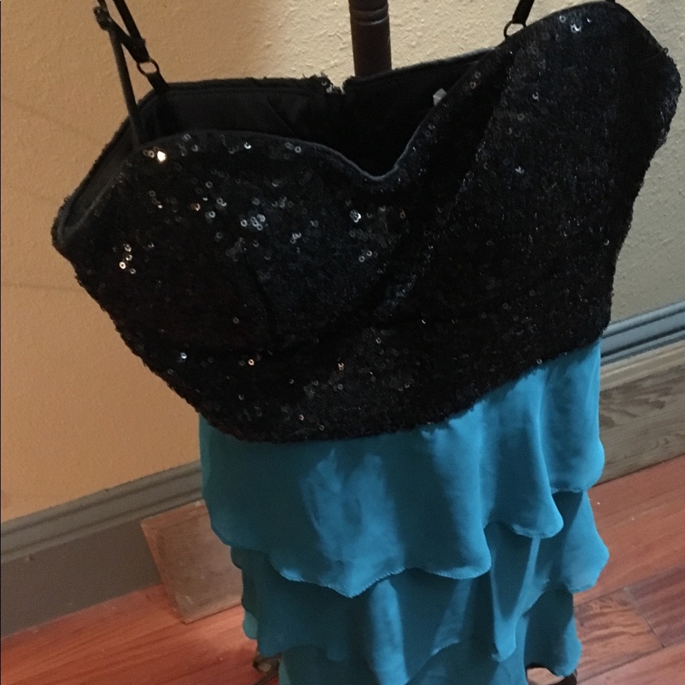 B.DARLIN Blouse - Picture 2 of 2